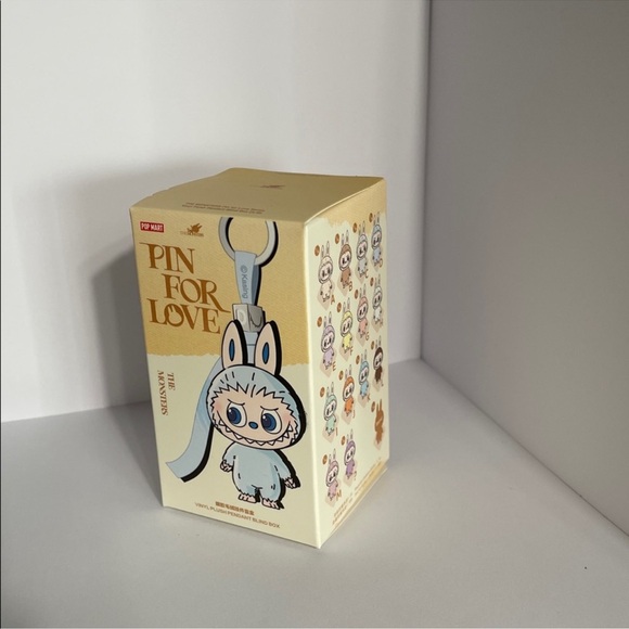 POP MART THE MONSTERS Pin for Love Series - Vinyl Plush Pendant - F (yellow) - Picture 7 of 8